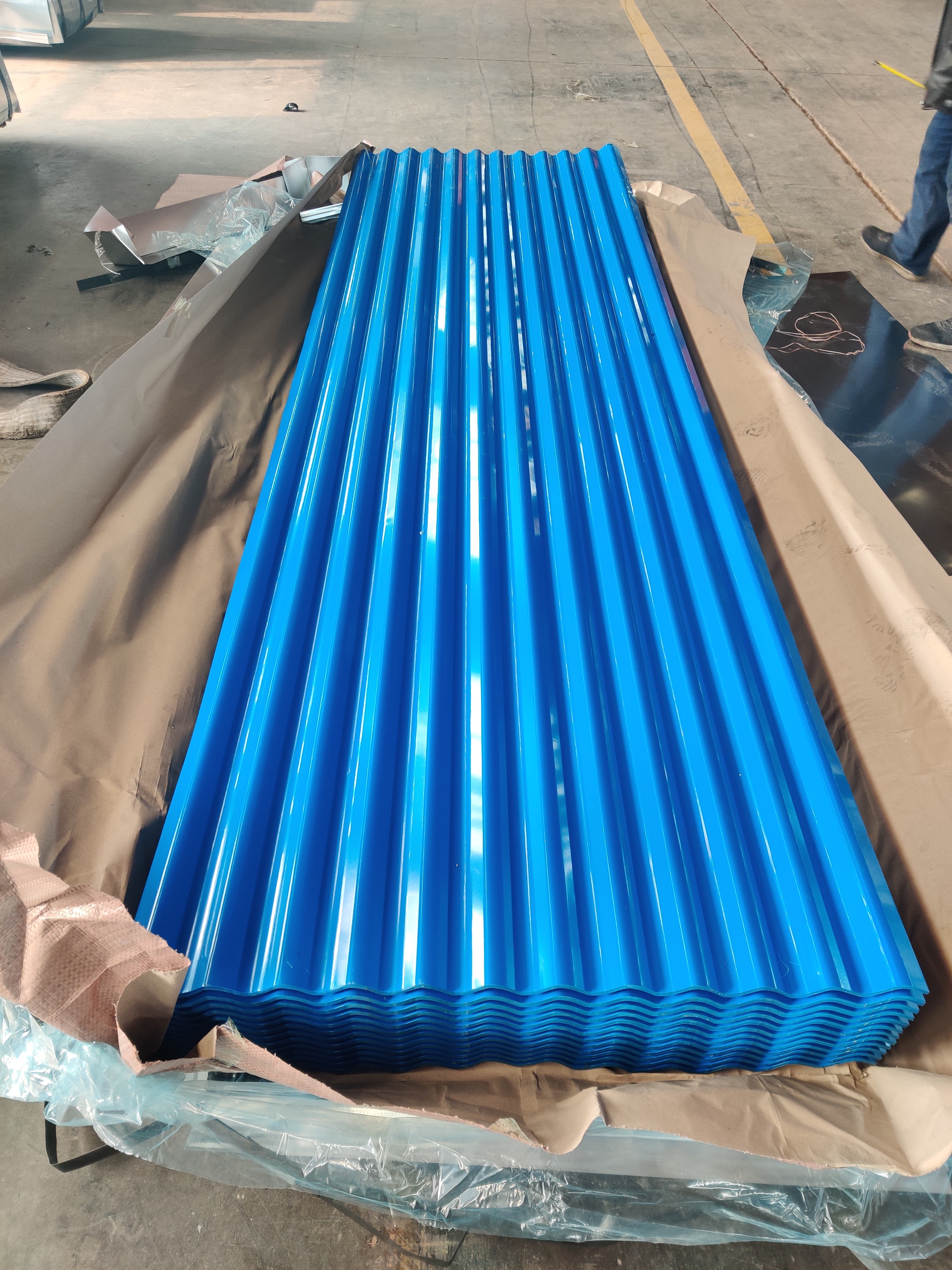 China Iron Sheets Roofing, Roofing Sheets Sizes 0.45mm 0.35mm PPGI Prepainted Galvanized